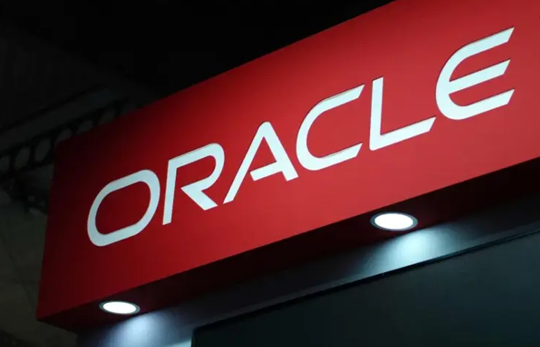 甲骨文急了：或裁 3 万人卖部门，为 AI 数据中心 "输血"