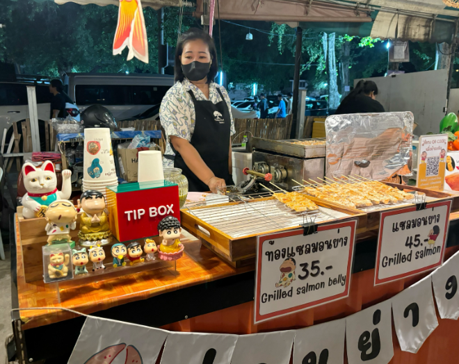 中国潮玩霸屏东南亚!泰拳墩 DUN 鸡当旅游代言人,LABUBU 火遍夜市